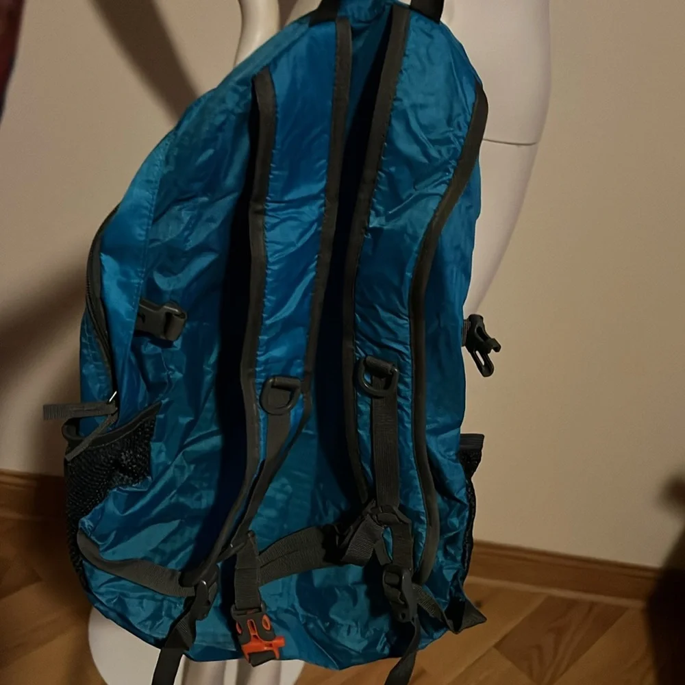 Venture pal packable backpack teal with reflective strip 35l